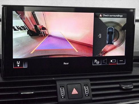 Certified 2024 Audi Q5 e Prestige image 14