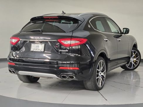 Used 2017 Maserati Levante S AWD/4WD image 2