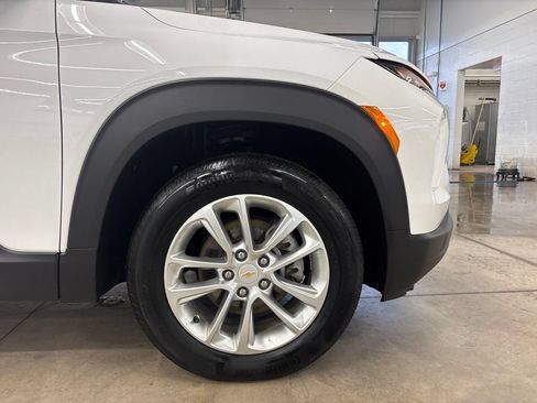 Used 2025 Chevrolet TrailBlazer LS w/ LS Convenience Package AWD/4WD image 28