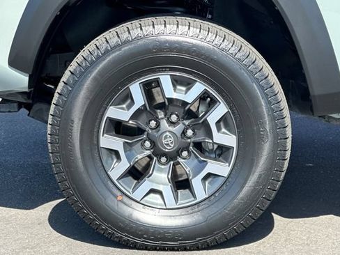 Certified 2023 Toyota Tacoma TRD Off-Road w/ Advanced Technology Package AWD/4WD image 29