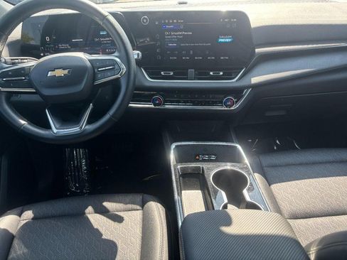 Used 2025 Chevrolet Equinox LT w/ Convenience Package II FWD image 14