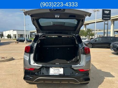 Used 2025 Buick Encore GX Sport Touring FWD image 9