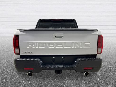 New 2026 Honda Ridgeline Black Edition image 4