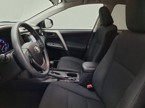 Used 2018 Toyota RAV4 LE image 17