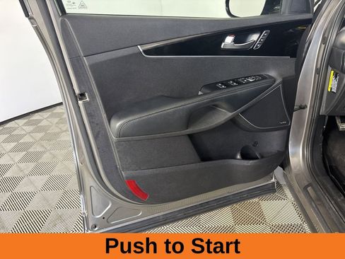 Used 2017 Kia Sorento SX image 9