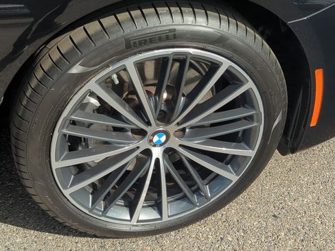 Certified 2022 BMW 530i w/ Convenience Package image 13