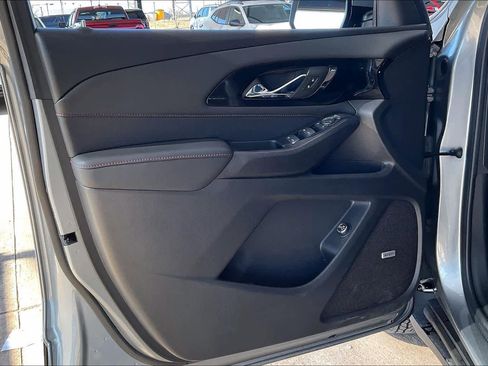 Used 2023 Chevrolet Traverse RS image 21