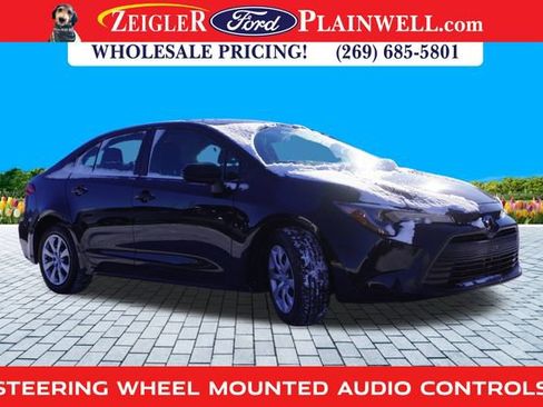 Used 2025 Toyota Corolla LE image 4