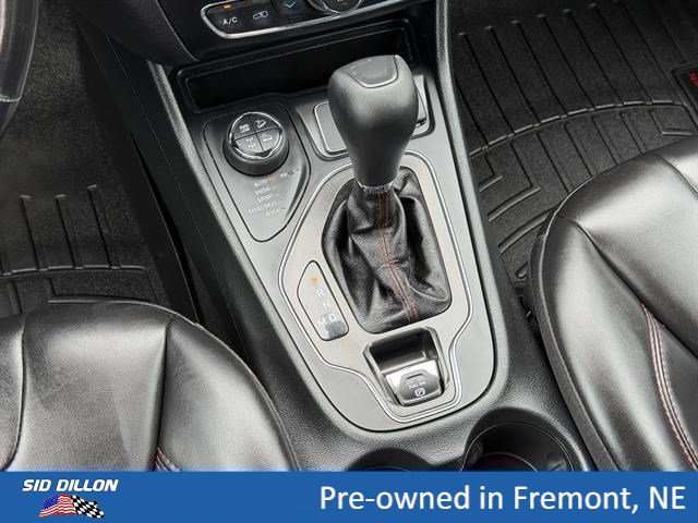 Used 2019 Jeep Cherokee Trailhawk w/ Comfort/Convenience Group AWD/4WD image 11
