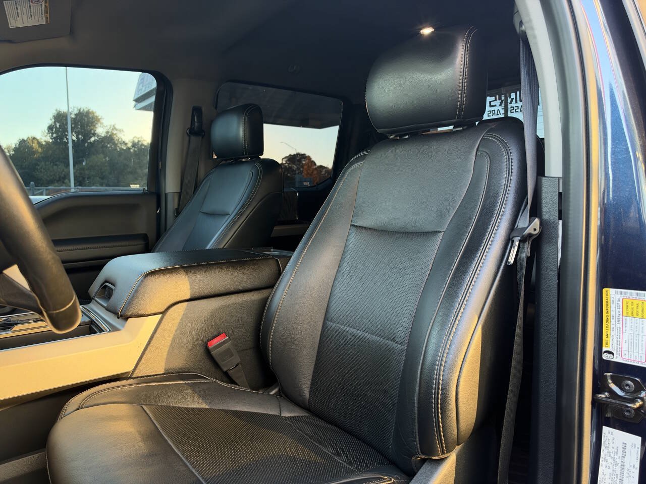 Used 2019 Ford F350 Lariat w/ Lariat Value Package AWD/4WD image 17