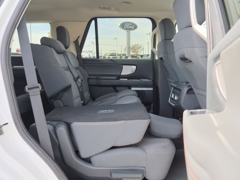 Used 2025 Ford Expedition Active image 34