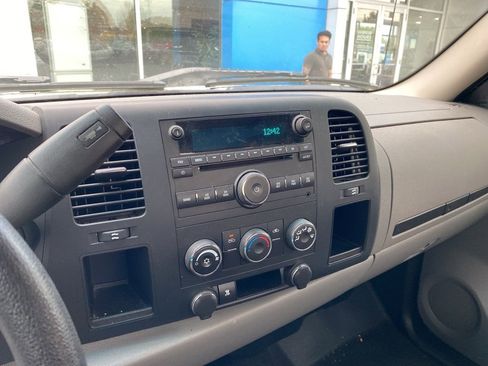 Used 2009 Chevrolet Silverado 1500 W/T AWD/4WD image 4