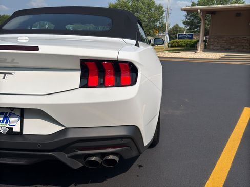 Used 2025 Ford Mustang GT Premium RWD image 12