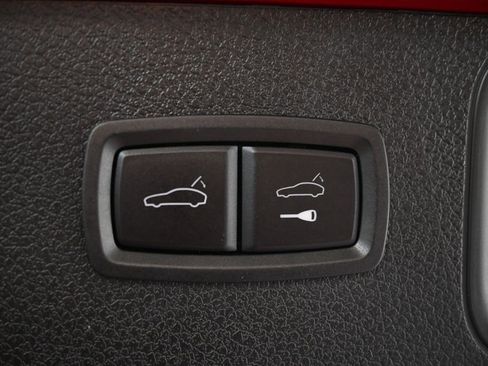 Certified 2024 Porsche Macan AWD/4WD image 26