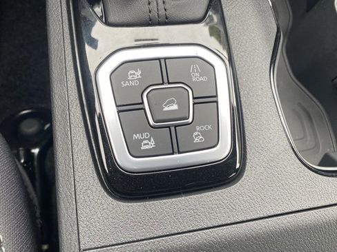 New 2026 Nissan Frontier SV w/ Tow Package image 25