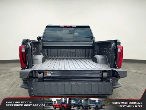 New 2025 GMC Sierra 2500 Denali w/ Denali Reserve Package AWD/4WD image 4
