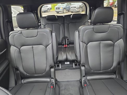 New 2025 Jeep Grand Cherokee L Limited w/ Luxury Tech Group II image 24