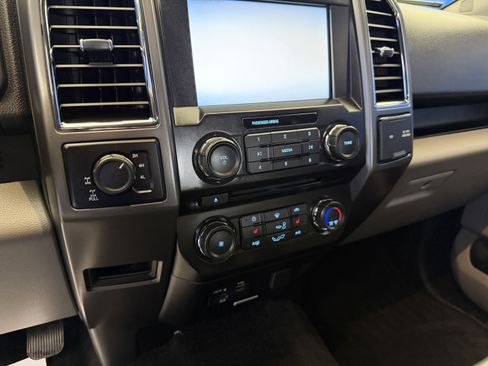 Used 2015 Ford F150 XLT w/ Equipment Group 302A Luxury AWD/4WD image 22