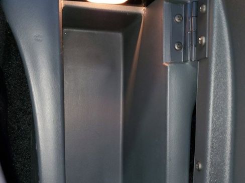 Used 1991 Pontiac Firebird Base image 22