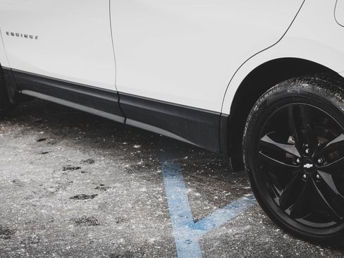 Used 2021 Chevrolet Equinox LT image 24