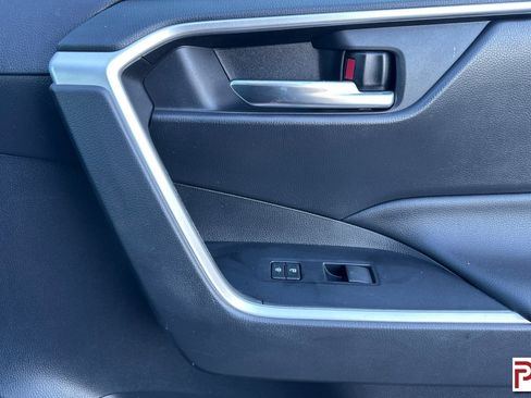 Used 2020 Toyota RAV4 XLE image 20