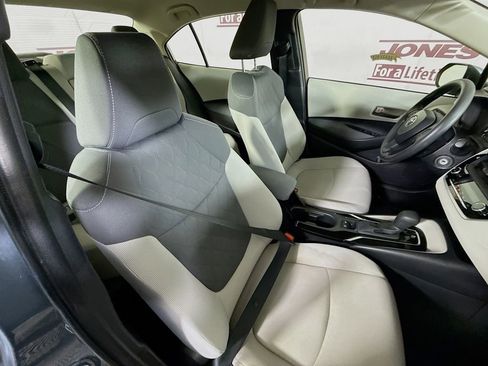 Certified 2022 Toyota Corolla LE FWD image 29
