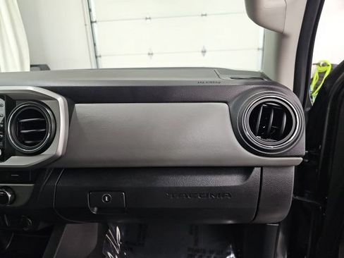Certified 2023 Toyota Tacoma SR5 AWD/4WD image 37