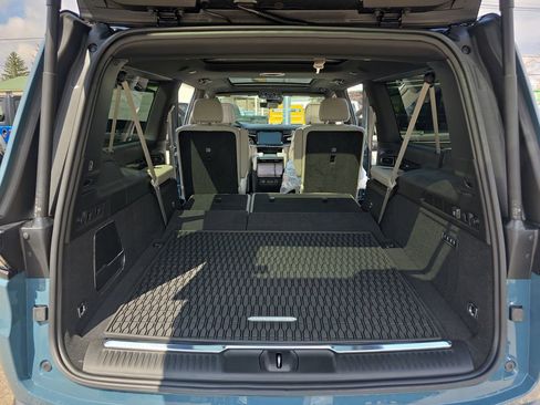 New 2026 Jeep Grand Wagoneer L Summit AWD/4WD image 14