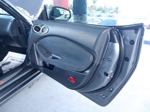 Used 2014 Nissan 370Z Touring RWD image 32