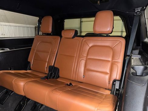 Used 2018 Lincoln Navigator L Reserve w/ Technology Package image 29