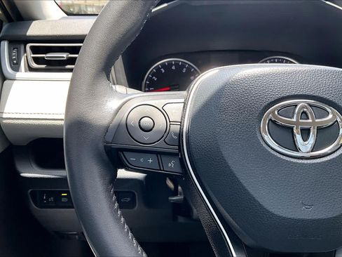 Used 2021 Toyota RAV4 XLE Premium FWD image 22