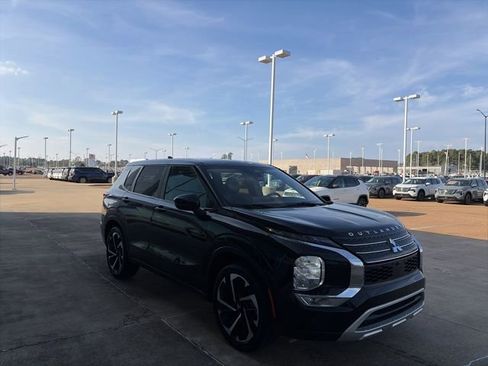 Used 2024 Mitsubishi Outlander SE image 5