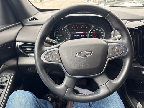 Used 2023 Chevrolet Traverse RS image 15