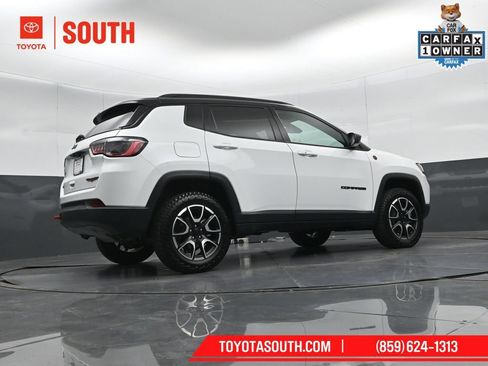 Used 2024 Jeep Compass Trailhawk AWD/4WD image 36