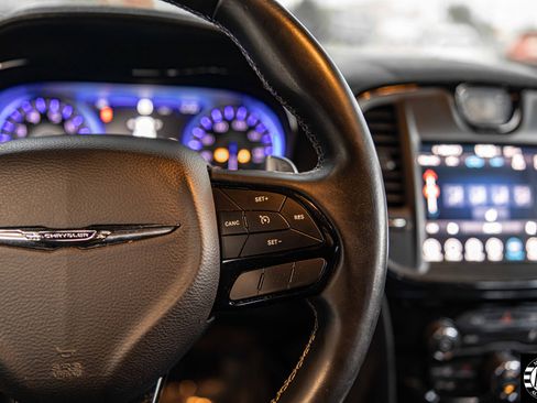 Used 2017 Chrysler 300 S image 25