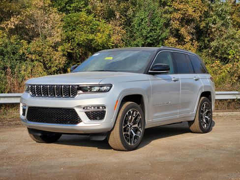 New 2025 Jeep Grand Cherokee Summit image 12
