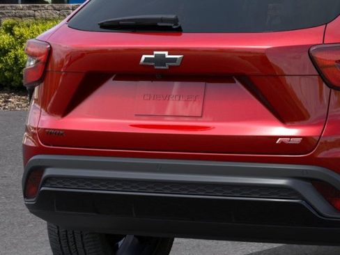 New 2026 Chevrolet Trax RS w/ Sunroof Package FWD image 14