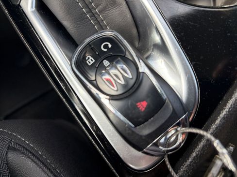 Used 2025 Buick Encore GX Preferred image 21