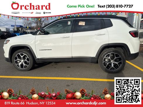 Used 2024 Jeep Compass Limited image 8