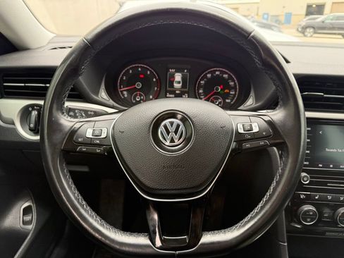 Used 2020 Volkswagen Passat 2.0T SE FWD image 14