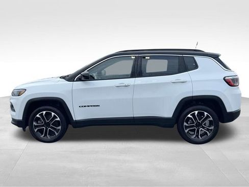 Used 2023 Jeep Compass Limited image 4