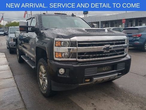 Used 2018 Chevrolet Silverado 2500 High Country w/ Duramax Plus Package AWD/4WD image 8