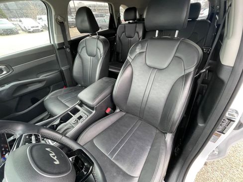 Used 2024 Kia Sorento S image 38