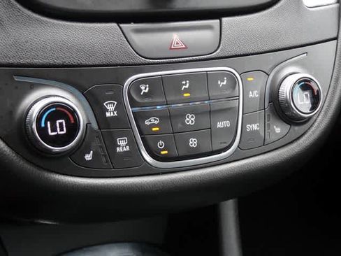 Used 2019 Chevrolet Malibu LT w/ Leather Package FWD image 25