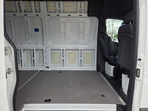 Used 2025 Mercedes-Benz Sprinter 2500 image 14