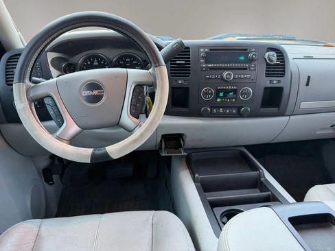 Used 2007 GMC Sierra 1500 SLE w/ Entertainment Package RWD image 19