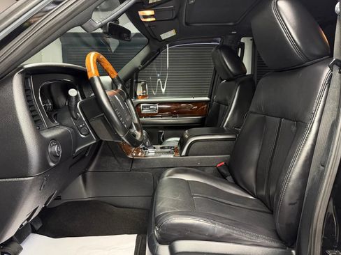 Used 2017 Lincoln Navigator Select AWD/4WD image 29