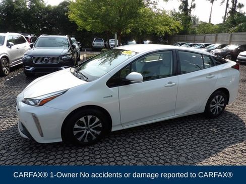 Used 2019 Toyota Prius XLE AWD/4WD image 3