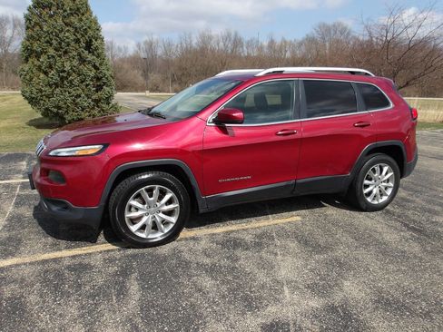 Used 2016 Jeep Cherokee Limited image 9