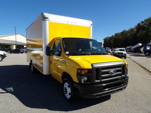 Used 2016 Ford E-350 and Econoline 350 Super Duty image 11